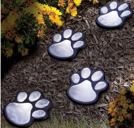Garden Glow Bear Paw Light
