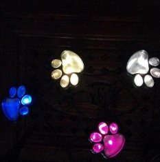 Garden Glow Bear Paw Light